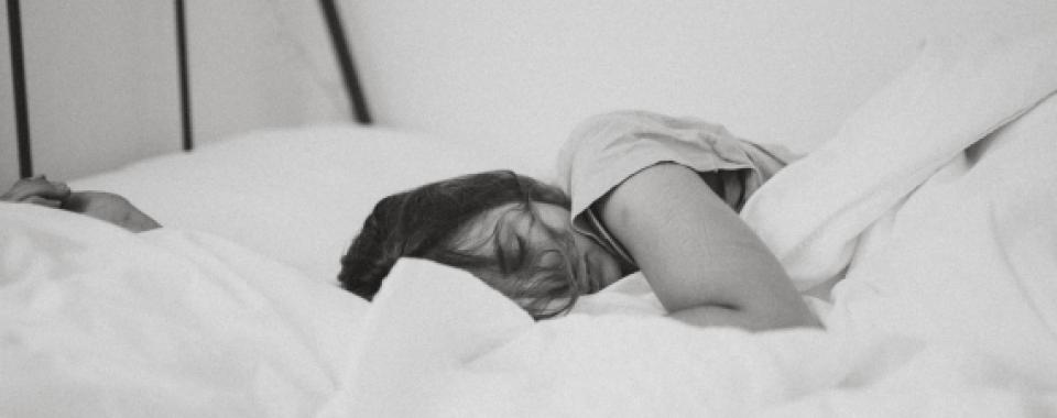 Pour bien dormir, faites-vous bercer ! Photo by Kinga Cichewicz on Unsplash